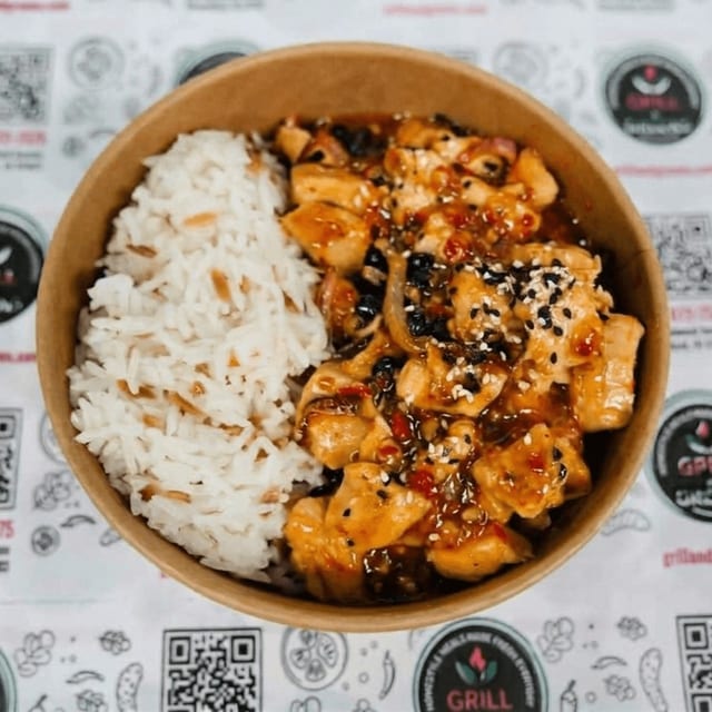 Thai Chili Chicken With Rice (Serve 5-7).