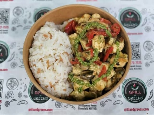 Pesto Chicken With Rice (5-7ppl).